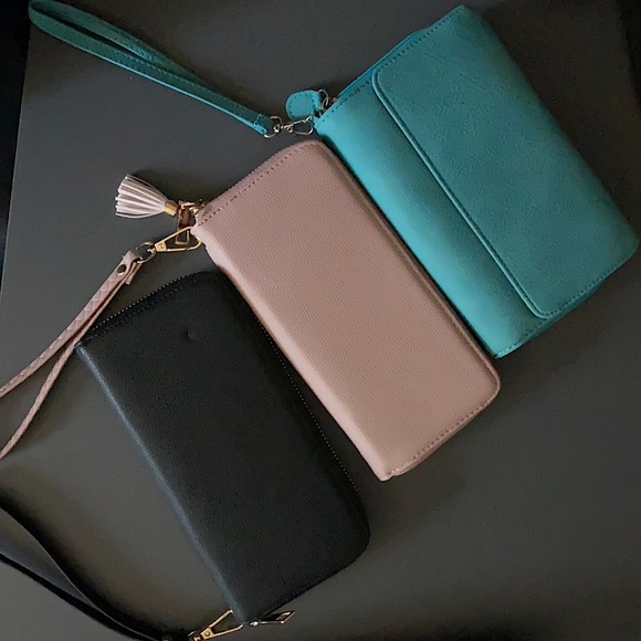 3 piece bundle wallets. (Light blue, Pink, Black) - Picture 1 of 3